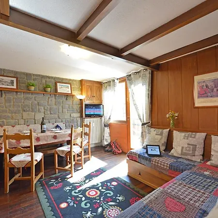 Апартаменти Cervino Valley House Rododendro