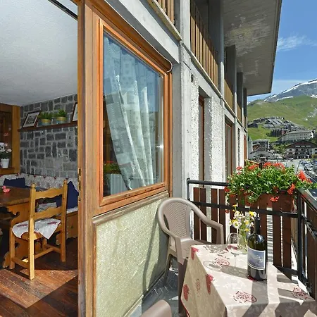 Cervino Valley House Rododendro Апартаменти Брей-Червінія